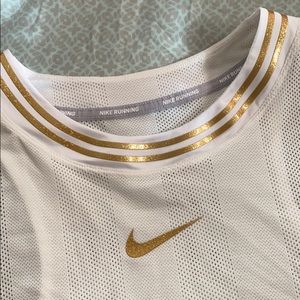 Nike top